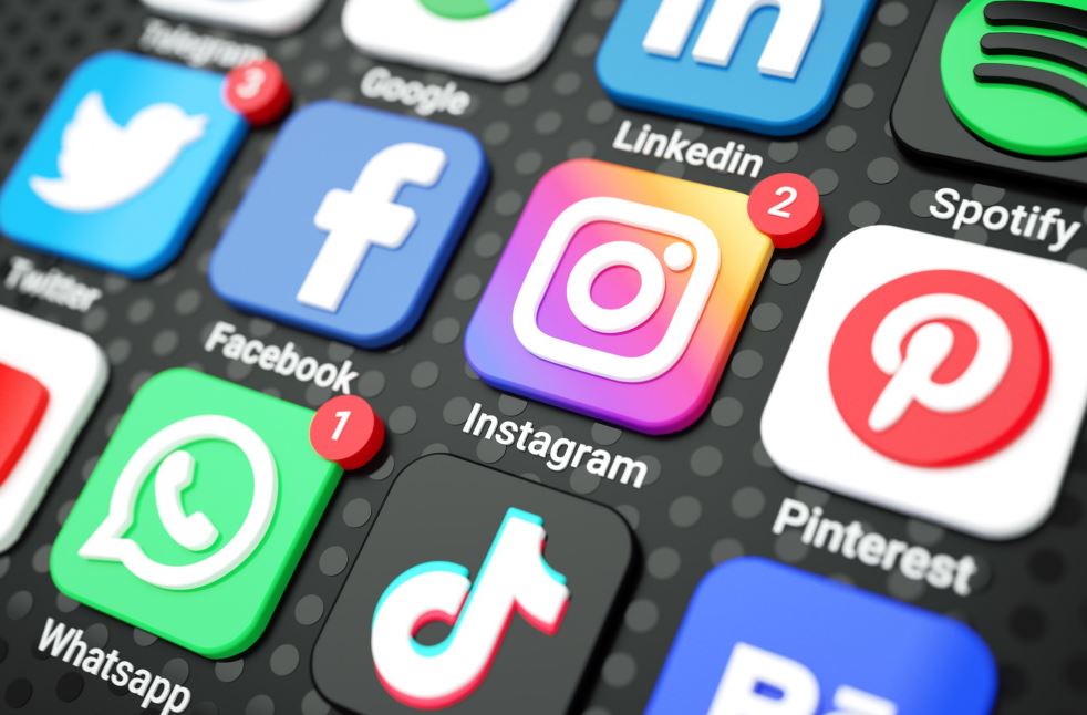 Social Media Aktien kaufen? Facebook, Twitter, Pinterest & Co. Social Media Aktien kaufen? Facebook, Twitter, Pinterest & Co. - Trendbetter.de