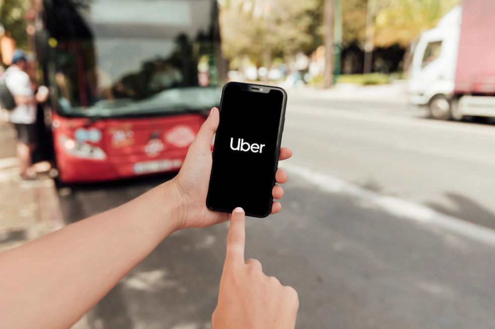 Uber Aktie kaufen - Smartphone App Fahrdienst
